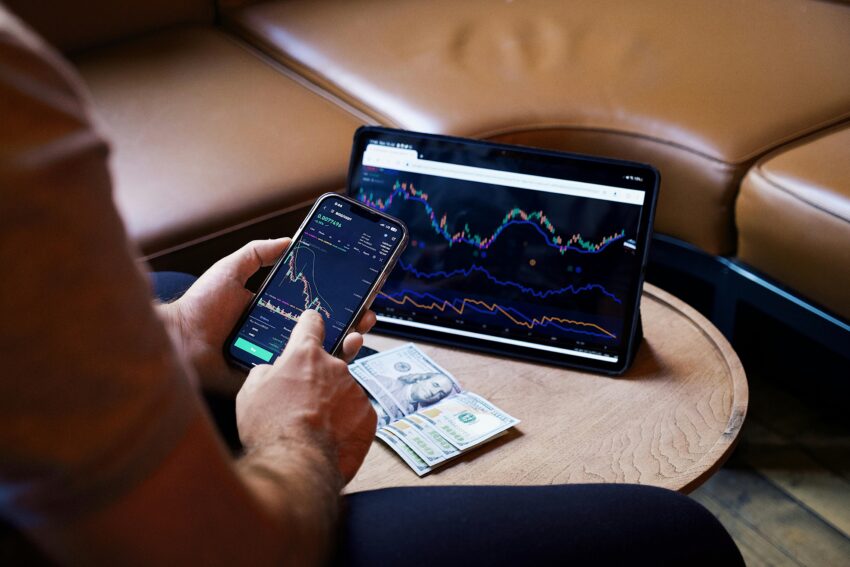 Stocks vs. Bonds: Understanding the Key Differences for Investors